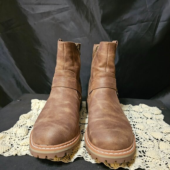 Corkys "Fall in Love Taupe Bootie". Size 10 NIB - Picture 1 of 8